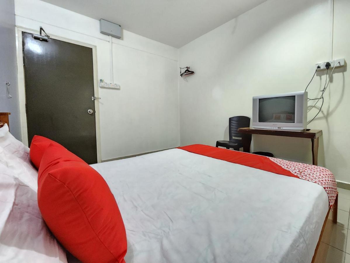 Oyo 90743 Hotel Ban Cheong Kangar Exterior photo