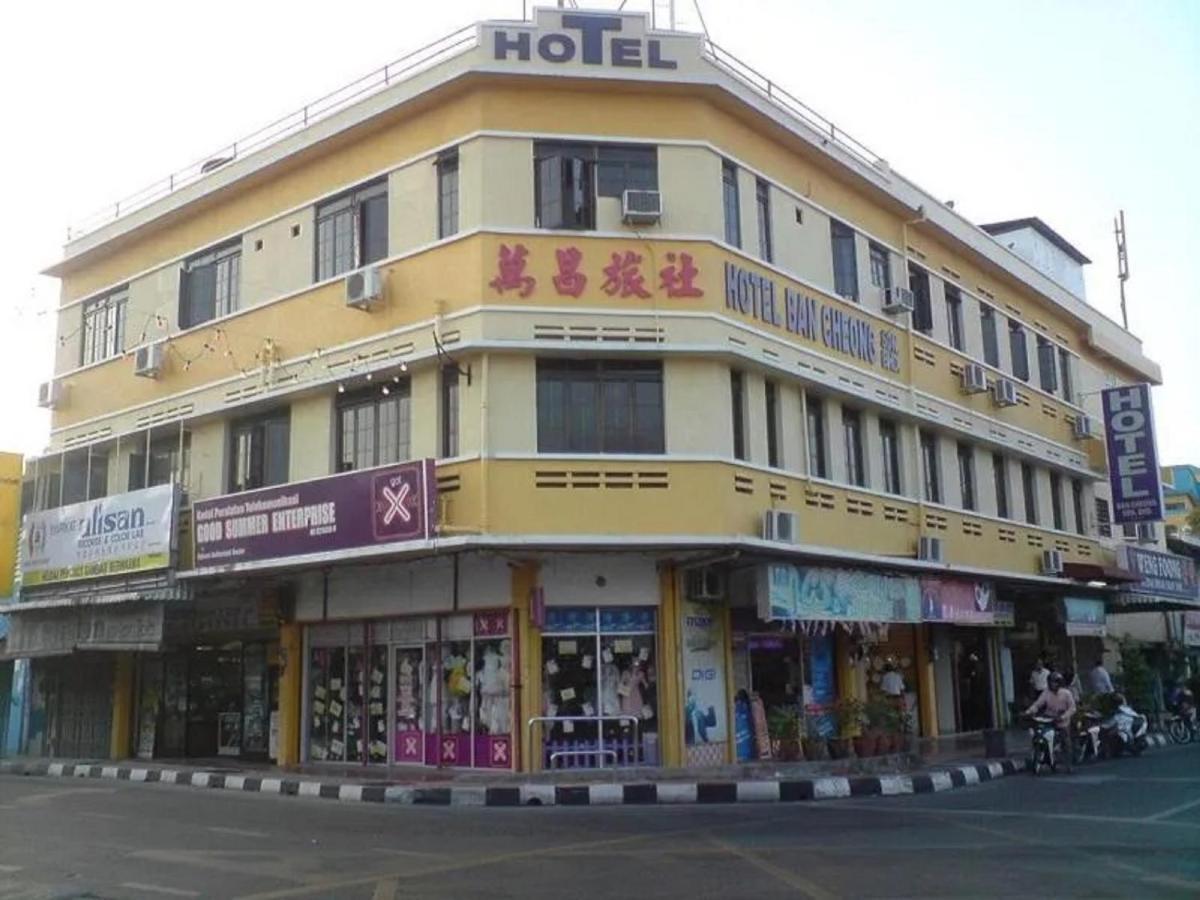Oyo 90743 Hotel Ban Cheong Kangar Exterior photo