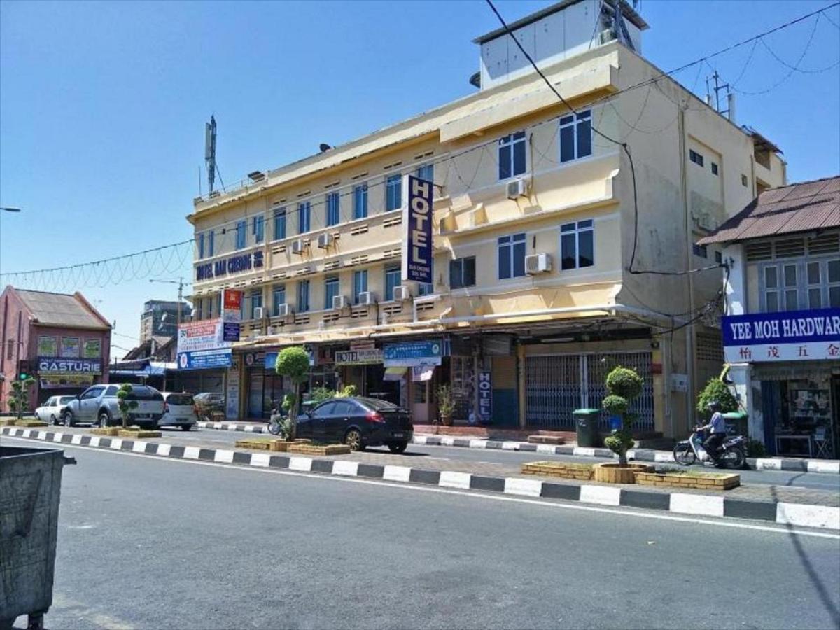 Oyo 90743 Hotel Ban Cheong Kangar Exterior photo