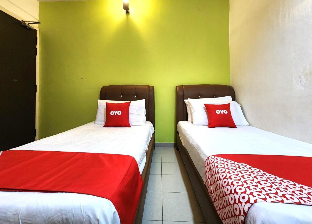 Oyo 90743 Hotel Ban Cheong Kangar Exterior photo