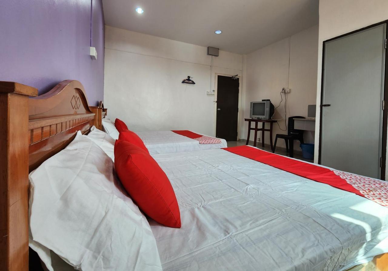 Oyo 90743 Hotel Ban Cheong Kangar Exterior photo