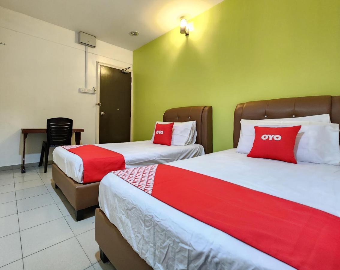 Oyo 90743 Hotel Ban Cheong Kangar Exterior photo